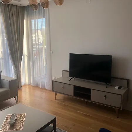 Elegance Near Capital Plaza Apartment